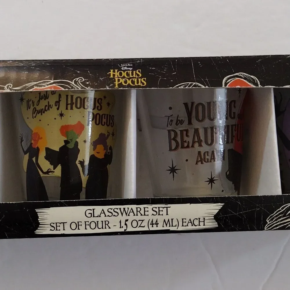 Disney Hocus Pocus‎ Set of 4 Mini 1.5oz Shot Glasses Set NWT